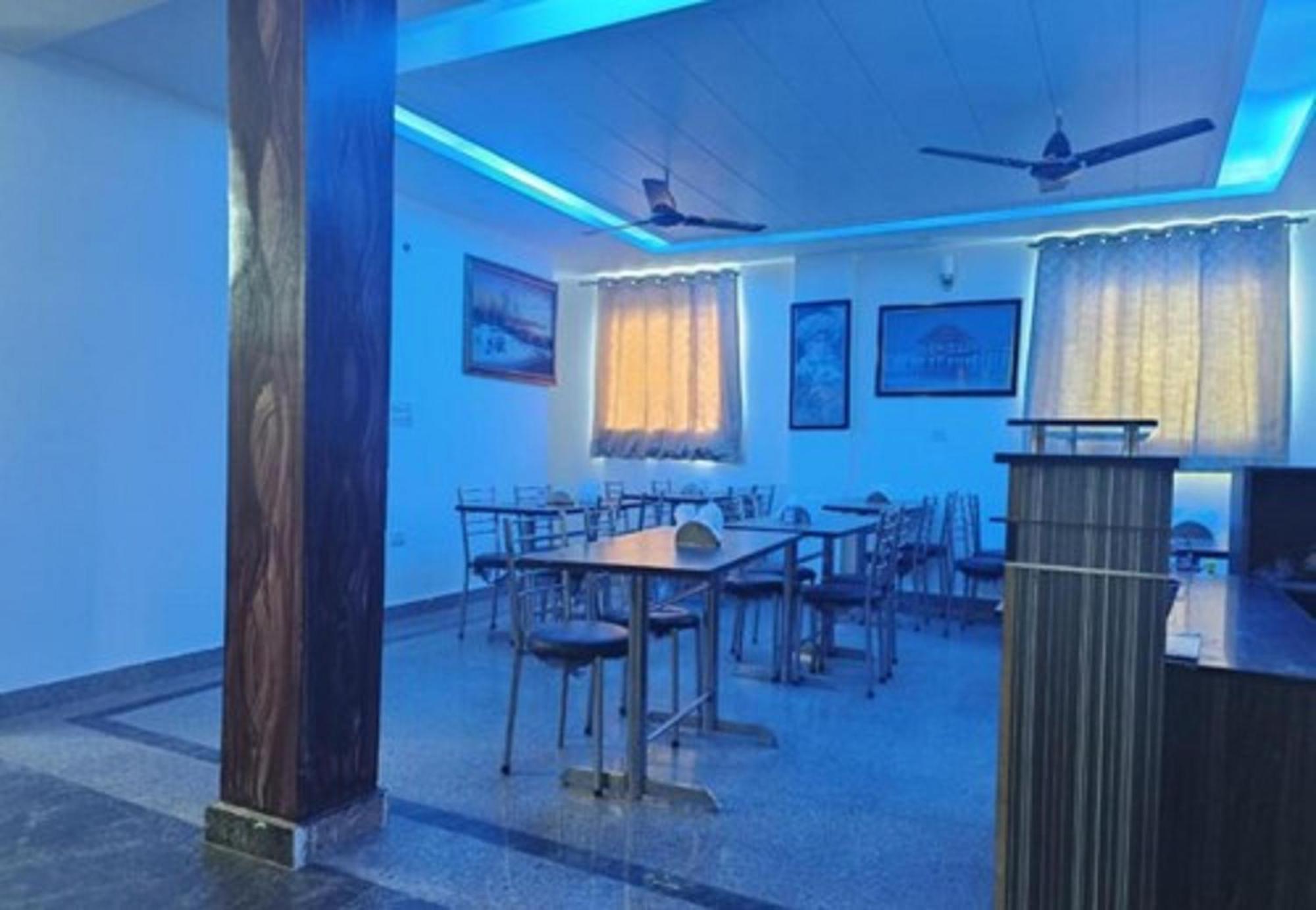 Del Fox Hotel Shanti Residency - Just A Minute Away From New Delhi Railway Station And Connaught Place & 5 Mins From Vfs מראה חיצוני תמונה