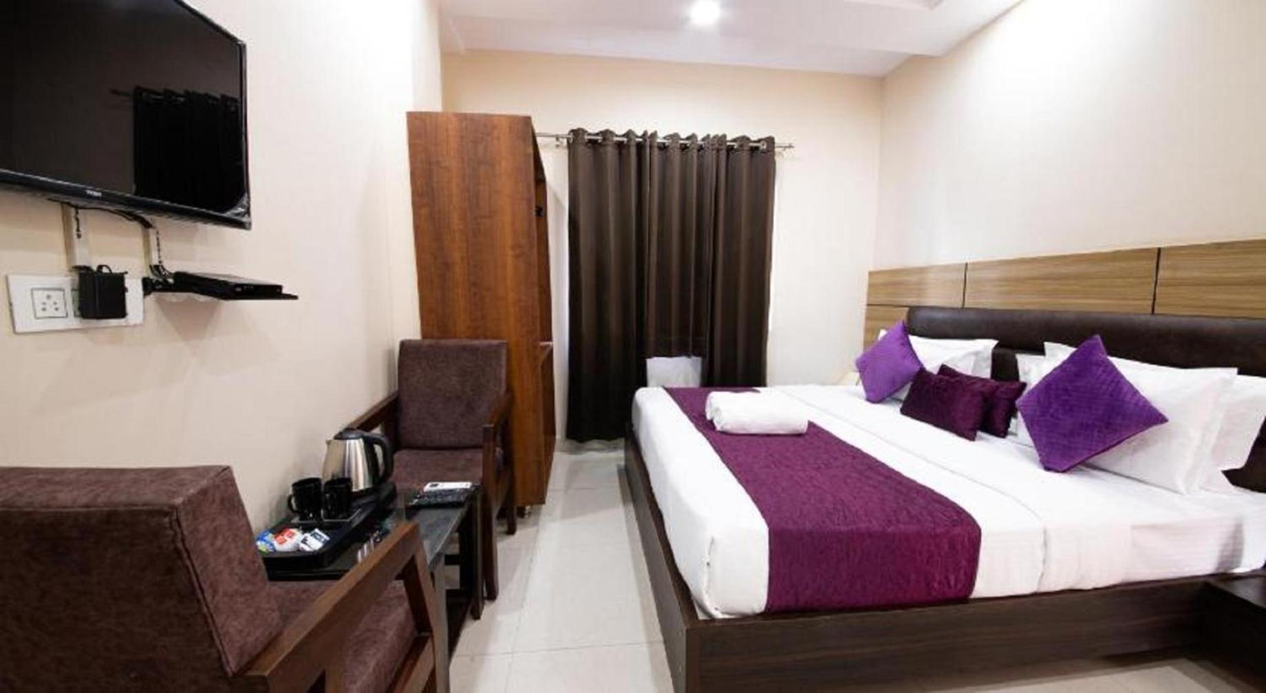 Del Fox Hotel Shanti Residency - Just A Minute Away From New Delhi Railway Station And Connaught Place & 5 Mins From Vfs מראה חיצוני תמונה