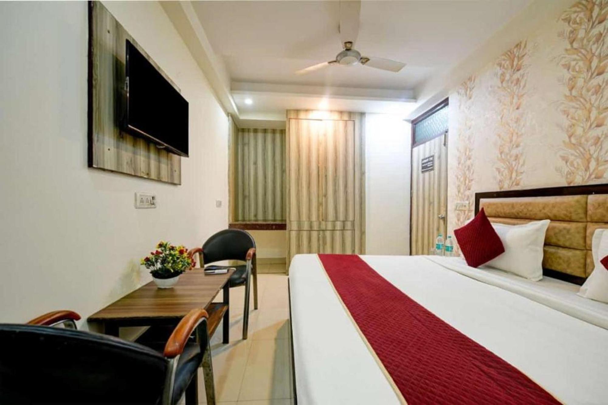 Del Fox Hotel Shanti Residency - Just A Minute Away From New Delhi Railway Station And Connaught Place & 5 Mins From Vfs מראה חיצוני תמונה