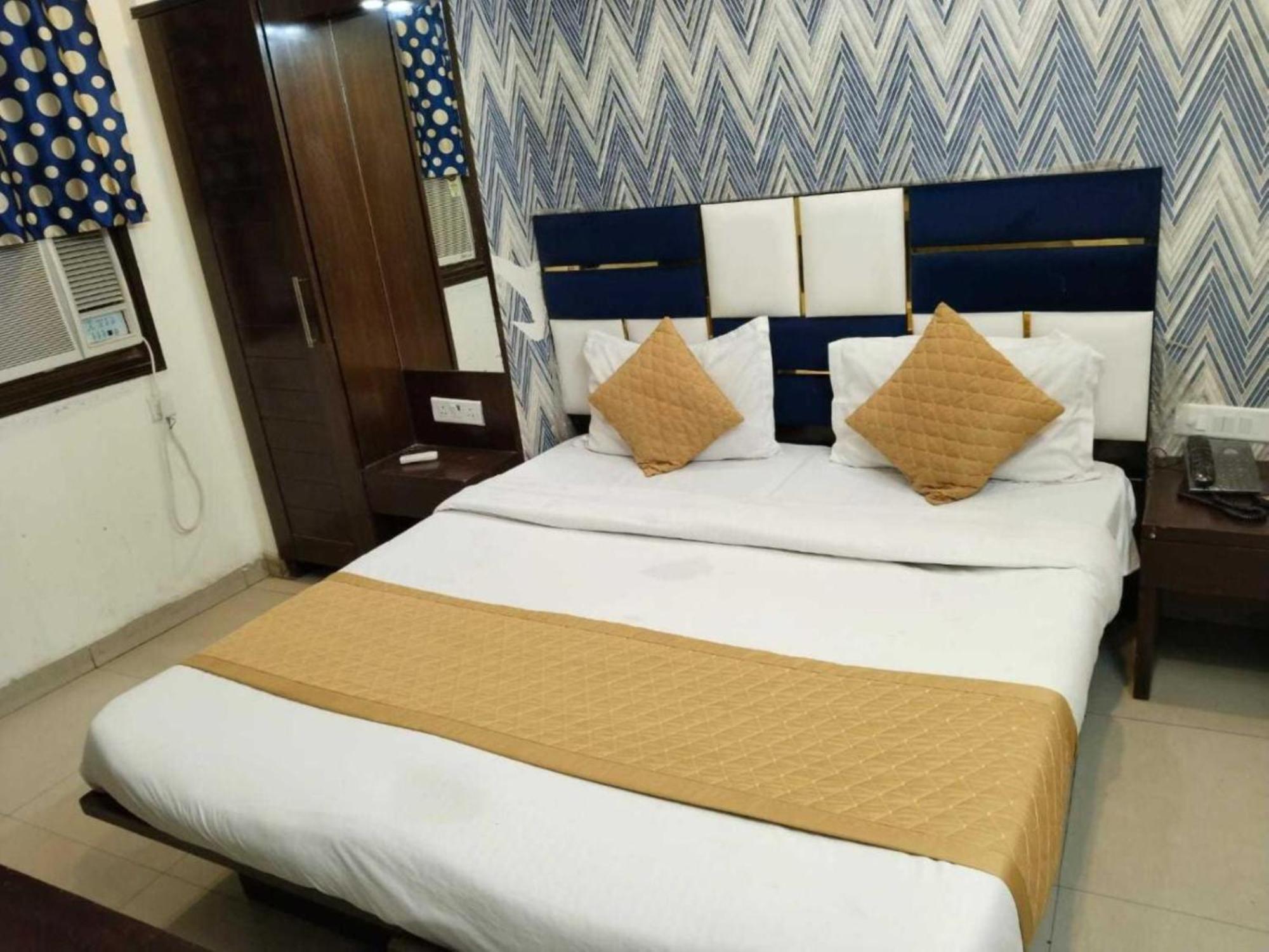 Del Fox Hotel Shanti Residency - Just A Minute Away From New Delhi Railway Station And Connaught Place & 5 Mins From Vfs מראה חיצוני תמונה